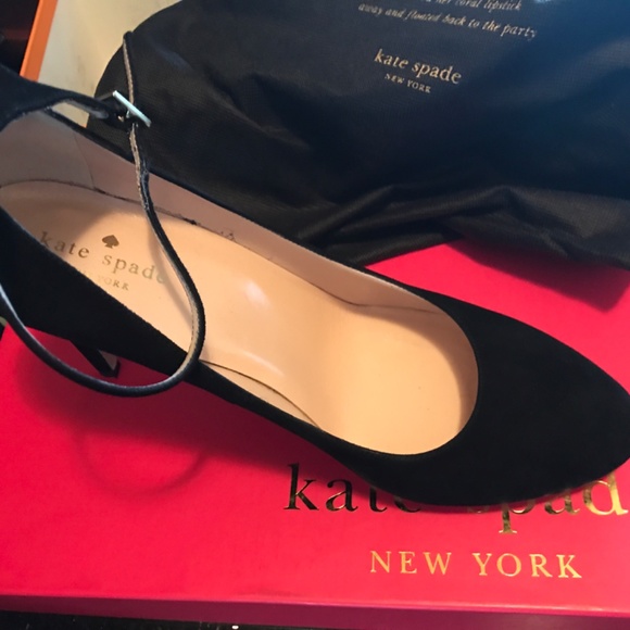 Shoes - Picture 2 of 5